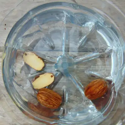 Soaking acorns in cold water