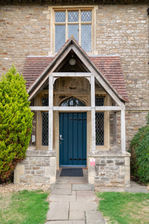 The inviting entrance to Thornbury Lodge